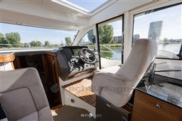 Nimbus 305 Coupe-25