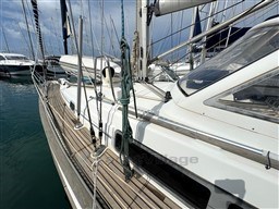 2001 Beneteau Oceanis 40 CC sailboat docked, showcasing deck and rigging details.