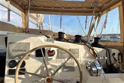 2024 Fountaine Pajot Isla 40 helm with Garmin navigation, showcasing modern sailing technology.