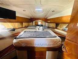 Luxurious cabin interior of 2005 Innovazione e Progetti Mira 43 yacht.