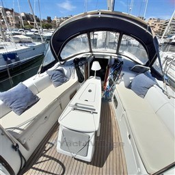 Beneteau Oceanis 43 sailboat cockpit, 2008 model, featuring comfortable seating and modern design.