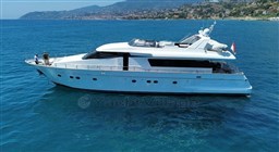 Sanlorenzo 82 - 5.jpeg