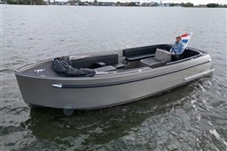 2020 Seafury Hawker 725 boat on water, featuring sleek design and Dutch flag.