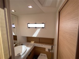 7C836C5C-6E9C-4EDC-9000-59D73704169A_1_105_c