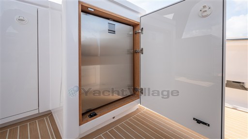 Orange-Yachting-Listing-on-YachtWay-40 groot