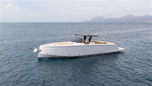 Orange-Yachting-Listing-on-YachtWay-12