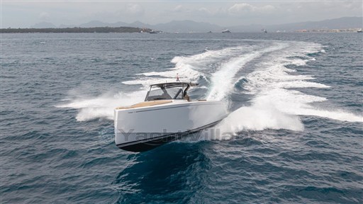 Orange-Yachting-Listing-on-YachtWay-5 groot