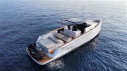 2019 Pardo Yachts 43 cruising on calm blue waters, showcasing sleek design and luxury features.