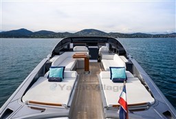 Riva Dolceriva 48 � ELEMENTS-108