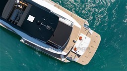 Top view of 2025 Pardo Yachts Endurance 72 on turquoise water.