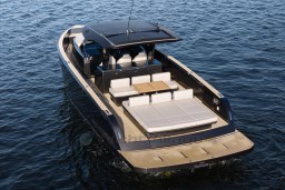 2026 Pardo Yachts 43 luxury yacht cruising on open water.