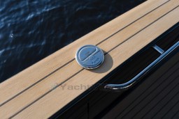 2026 Pardo Yachts 43 deck detail with water cap and sleek railing design.