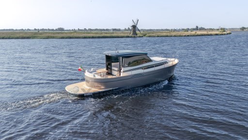Orange-Yachting-Listing-on-YachtWay-1.jpg