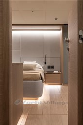 Luxurious interior of 2025 Pardo Yachts GT75, featuring modern bedroom design.