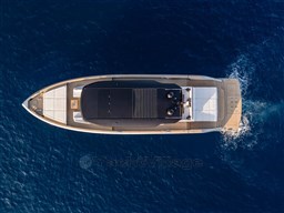 Top view of 2025 Pardo Yachts GT75 cruising on deep blue ocean waters.