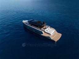 2025 Pardo Yachts GT75 cruising on calm blue waters.