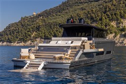 Luxury 2025 Pardo Yachts GT75 cruising near scenic coastline.