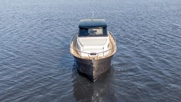 2024 Apreamare GOZZO 38 CABIN cruising on open water, front view.