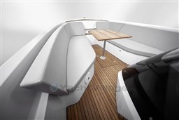 Frauscher-858FantomAir-Detail-6-table.jpg