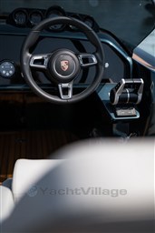 FxP-790-Spectre-steering-wheel-4.jpg