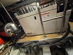 Larson Boats Cabrio 330 4.jpeg