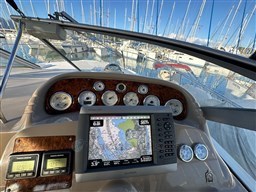 Larson Boats Cabrio 330 2.jpeg