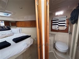 Riviera 3600S master and toilet