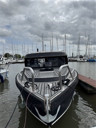 Voyager 700 Cabin SEEWOLFF II 35