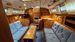 Hallberg Rassy 37 HAGGIS  34