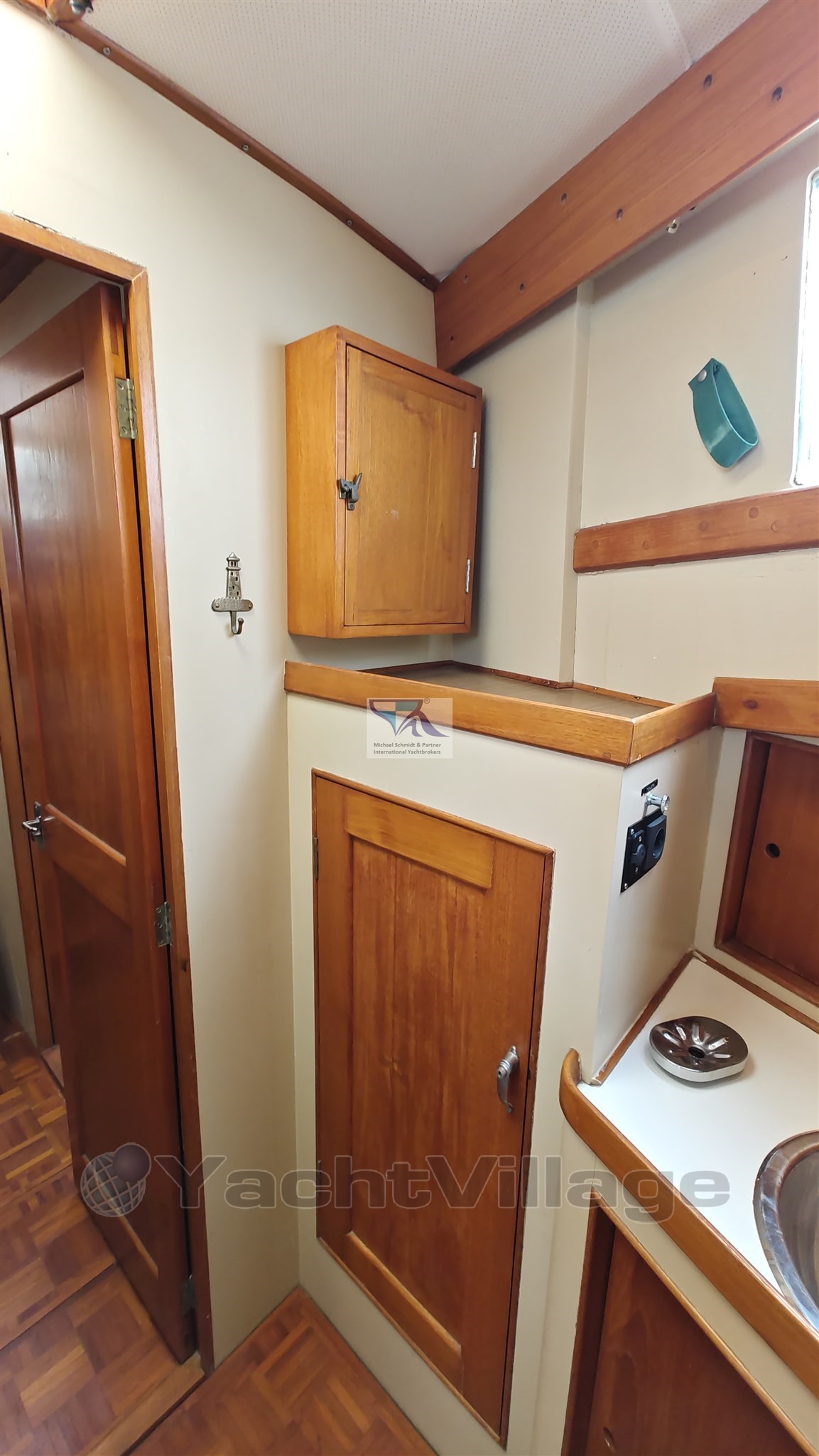 Grand Banks 48_msp789980  27