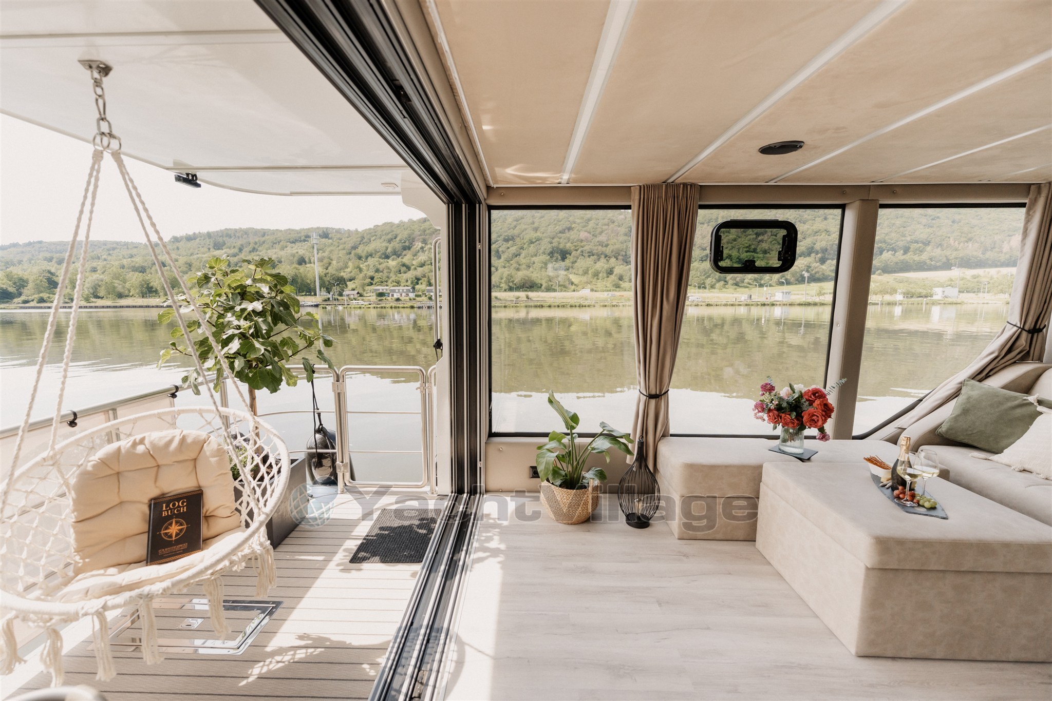 Hausboot Compact 136