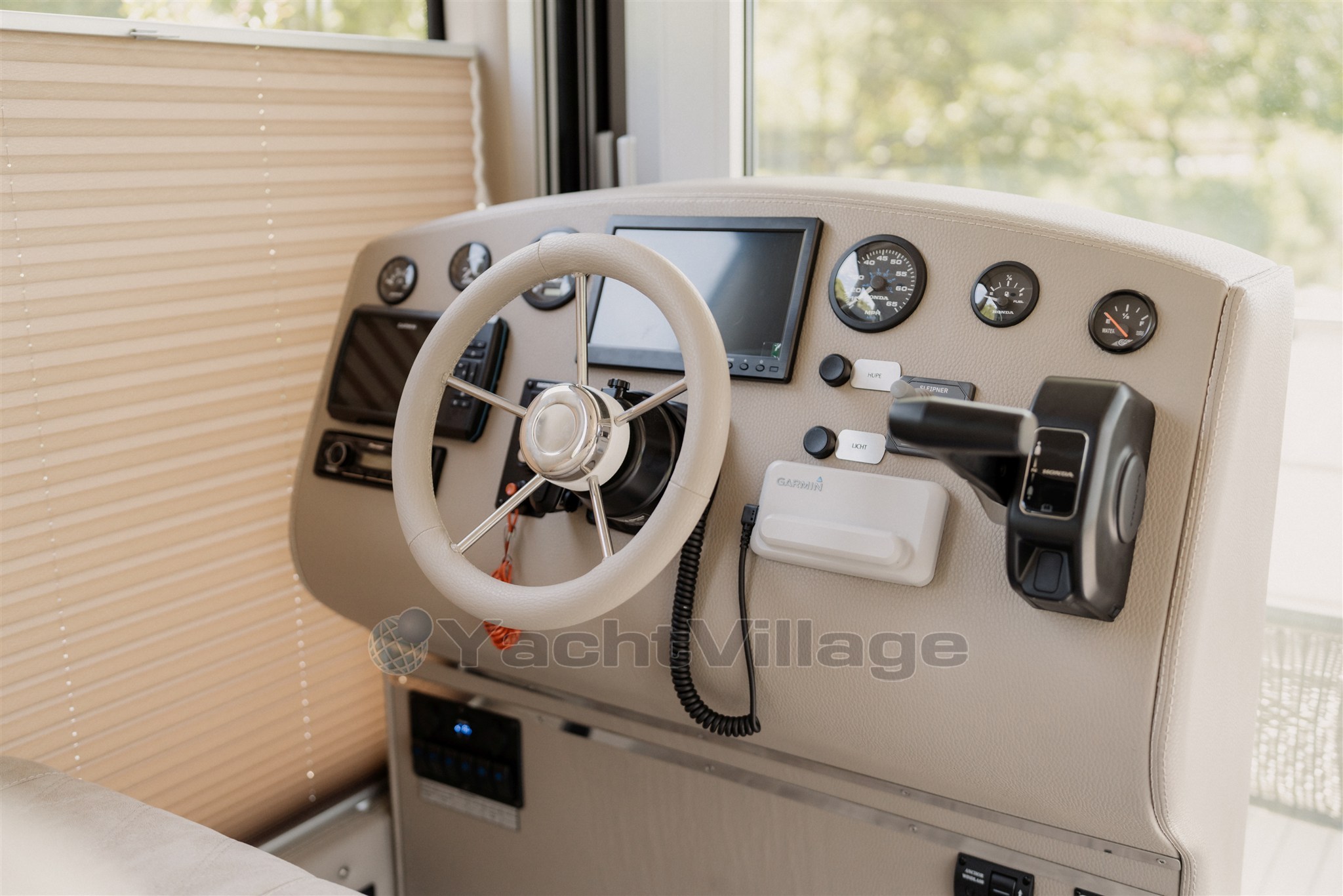 Hausboot Compact 88