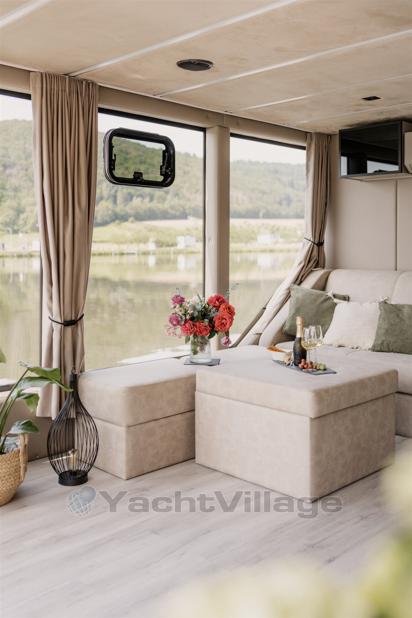 Hausboot Compact 116