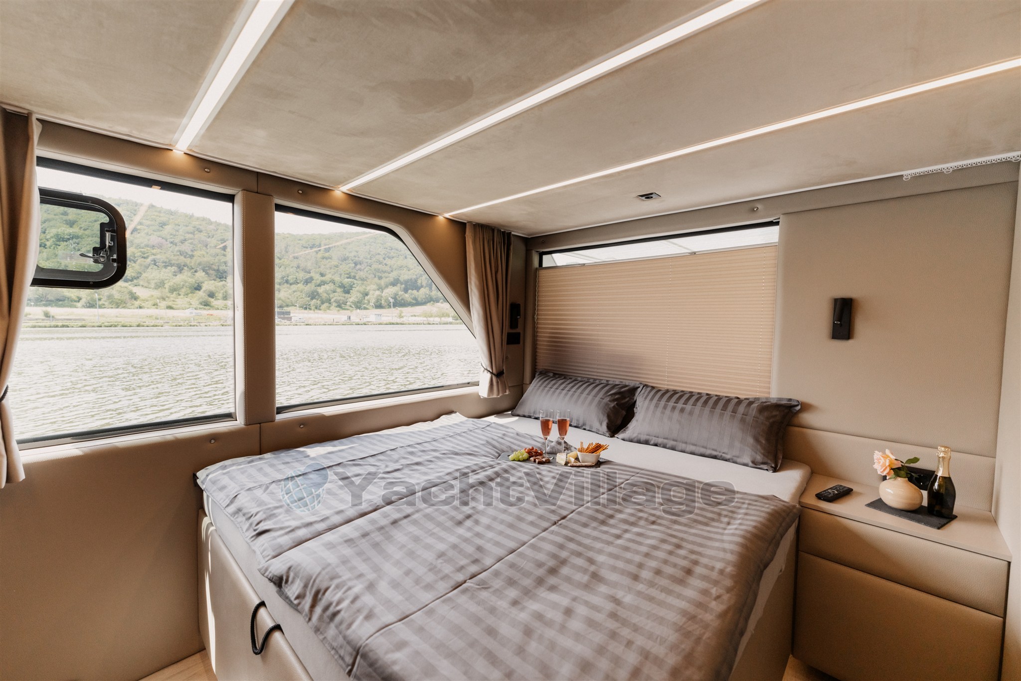 Hausboot Compact 19