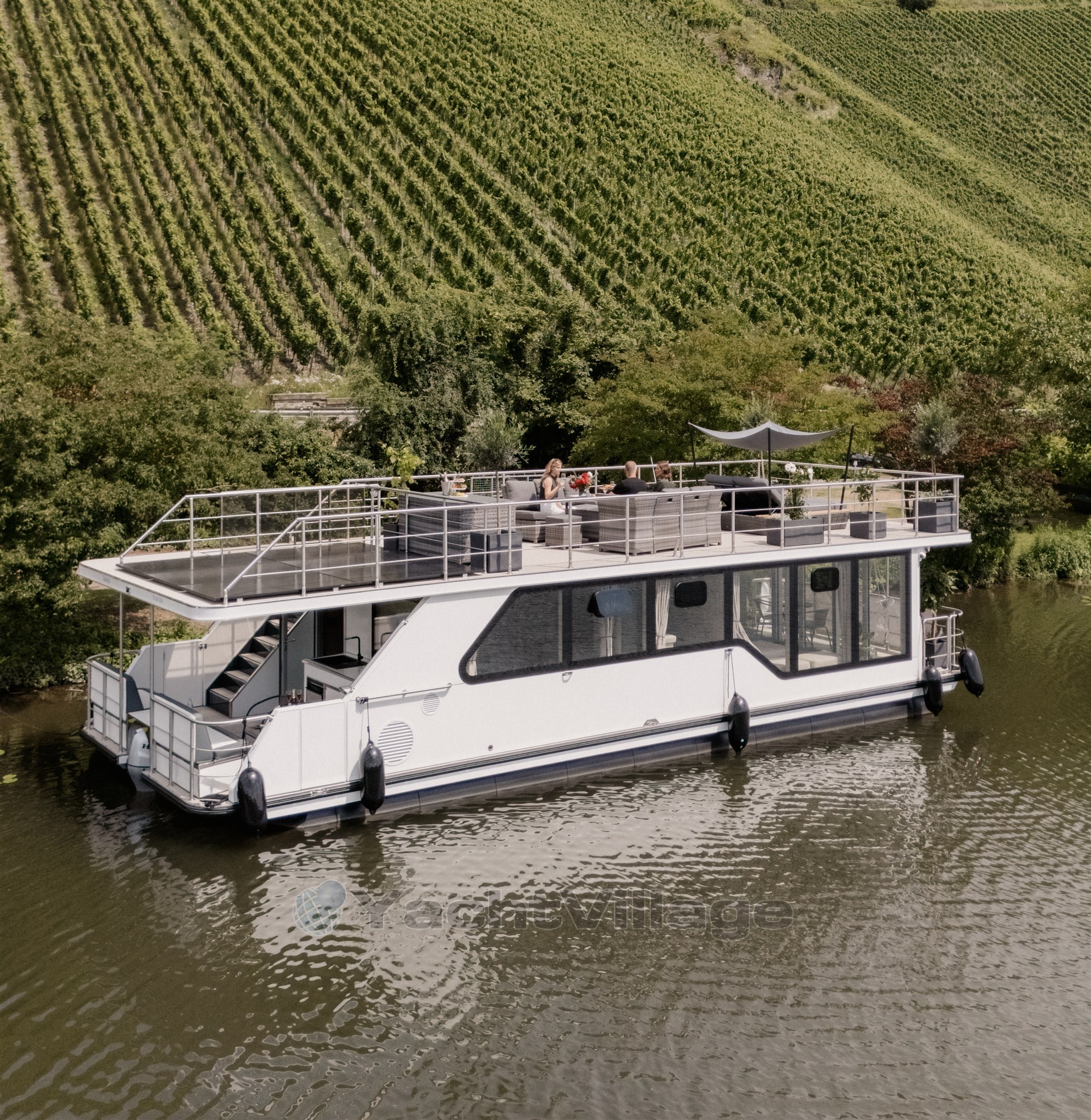 Hausboot Compact 76