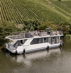 Hausboot Compact 76