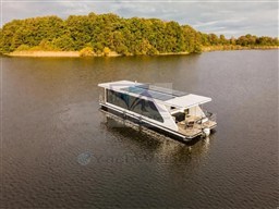 Lake Suite 23