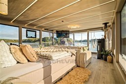 Lake Suite 6