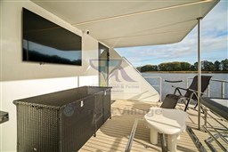 Lake Suite 1