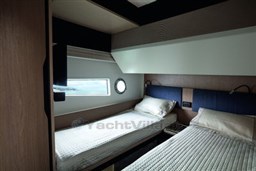 66 Starboard Side Guest