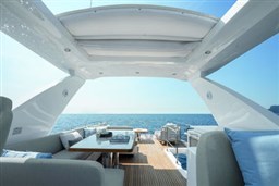 66 Flybridge 2
