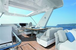 66 Flybridge 1