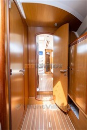 j27lq759hb.jpg