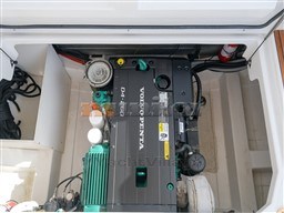 nb79dqr72s.jpg