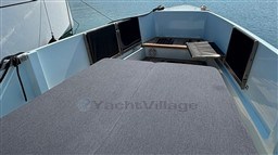 28ec7oduuv.jpg