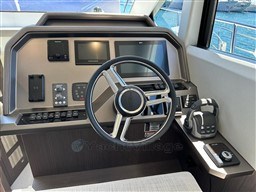 mro1ualbrz.jpg