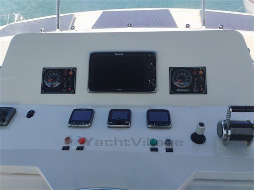 5240nku1p2.jpg
