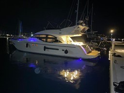 s55bnktwy4.jpg