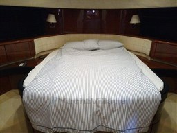 r74zcn87a9.jpg