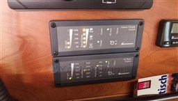 06rf3vym75.jpg